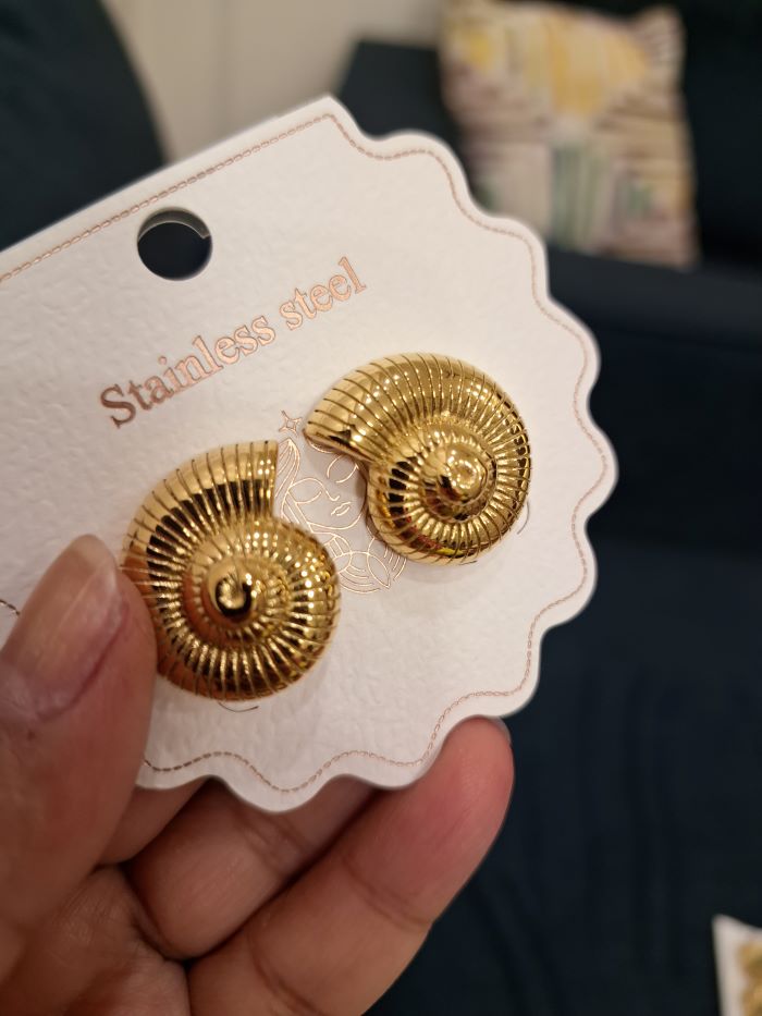 Orelia anti-tarnish golden studs earrings