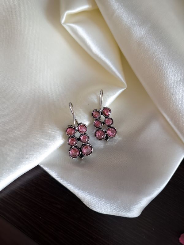 Reeva hook earrings light pink