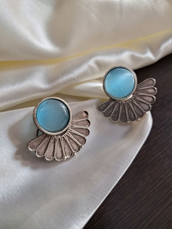 Aster Light Blue studs earrings
