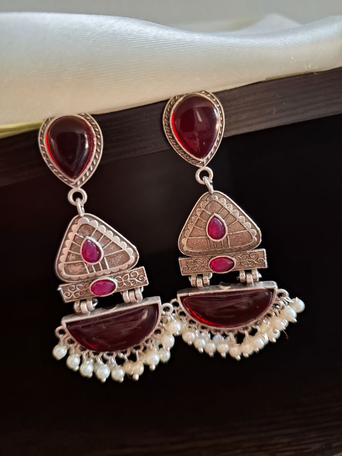 Bijoli Red dangler earrings