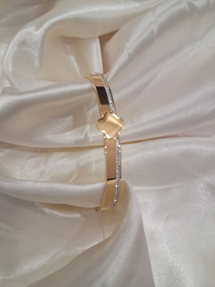 Clovia anti-tarnish bracelet-free size