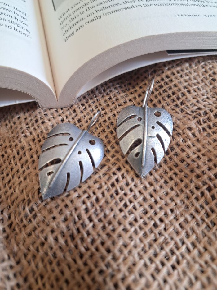 Dharini hook earrings