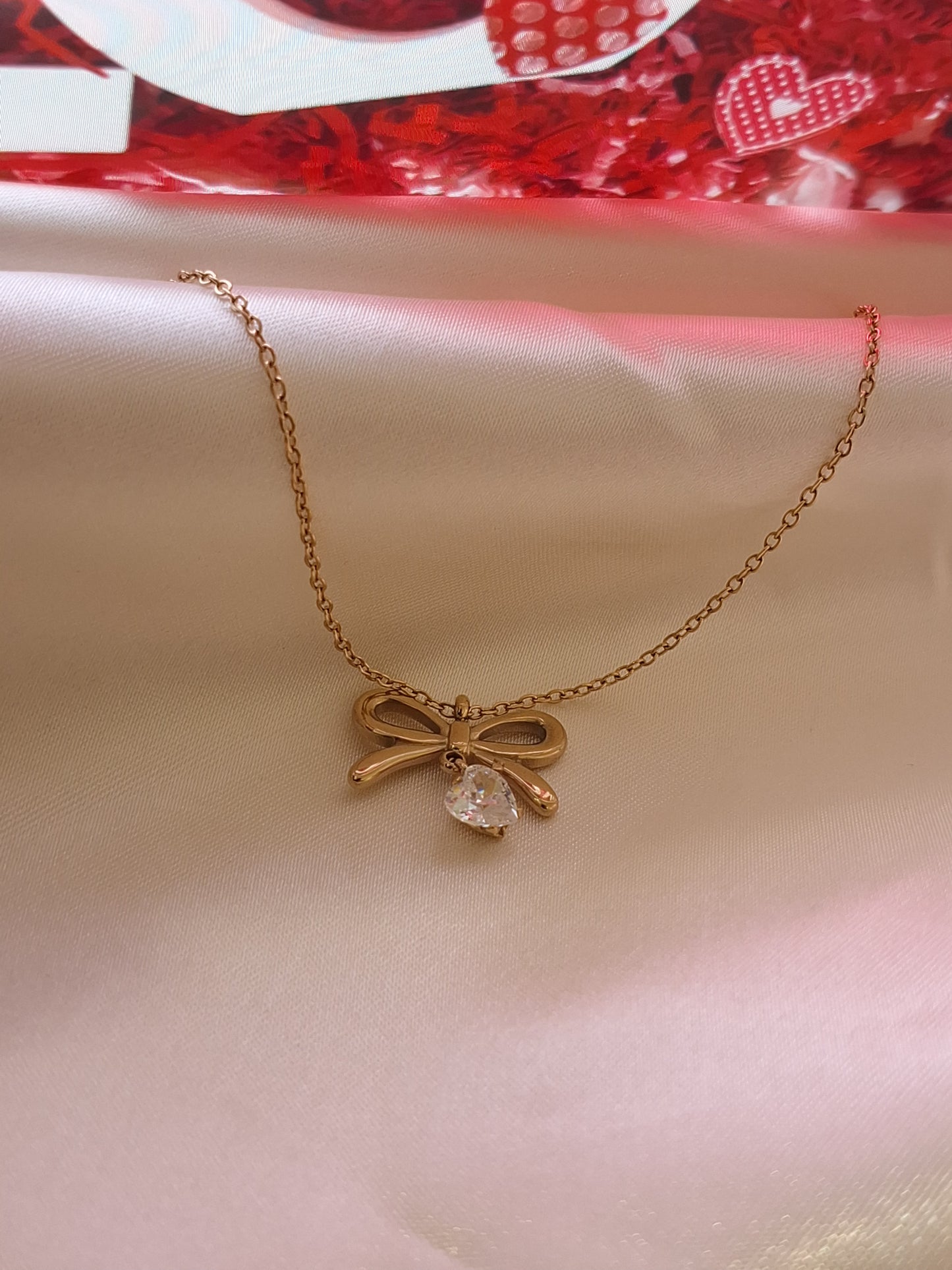 Frida anti-tarnish heart and bow chain