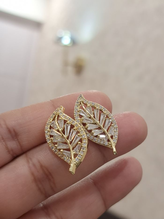 Hazel anti-tarnish stud earrings