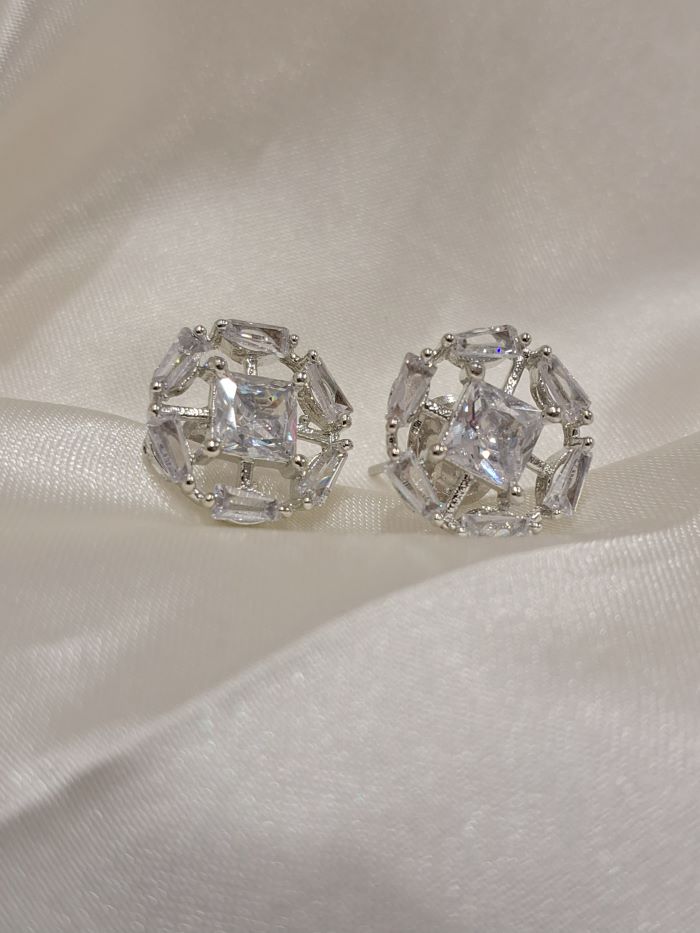 Janet american diamond studs