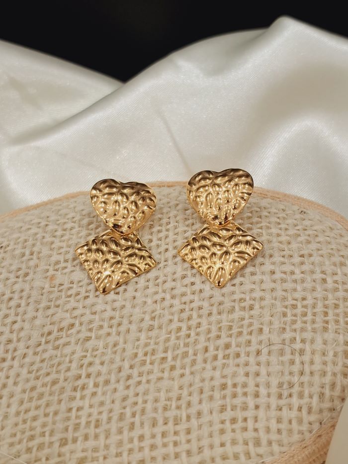 Kiya anti-tarnish heart drop earrings