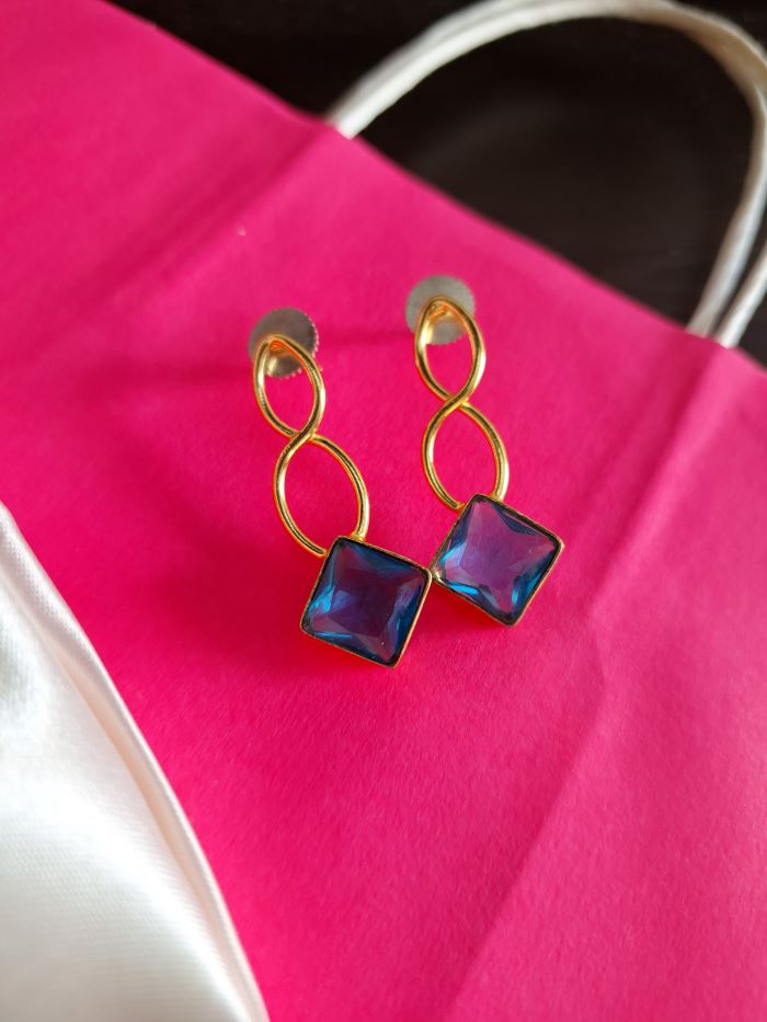 Mona blue stud earrings