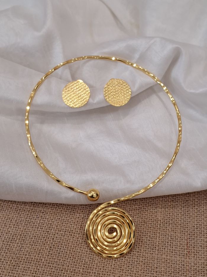 Nayaab Golden hasli set