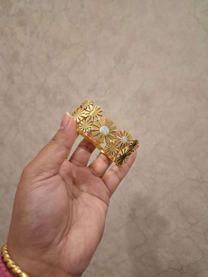 Neya anti-tarnish bracelets-free size