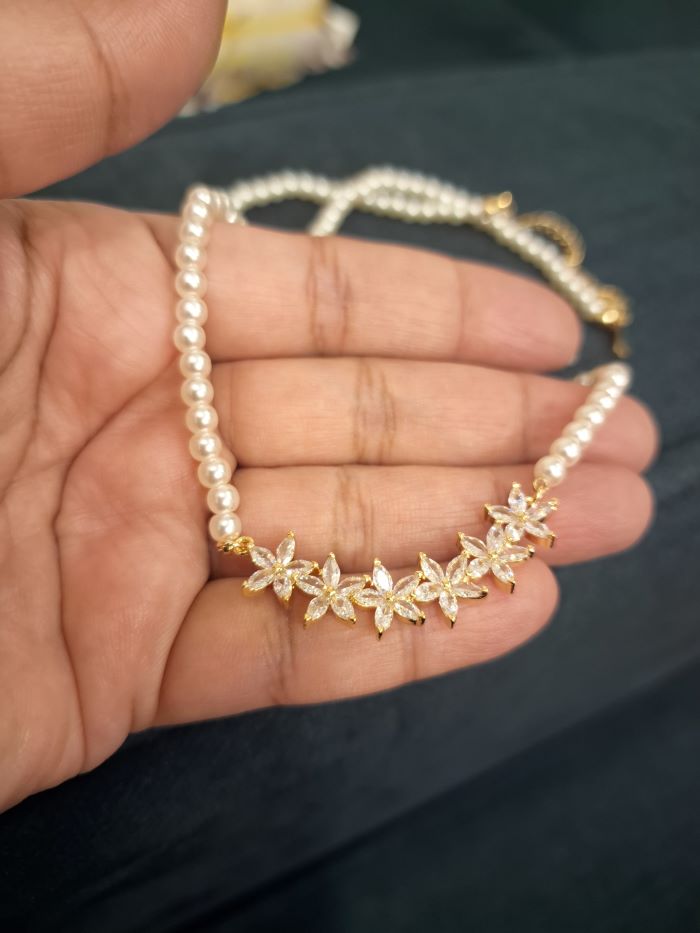 Nickie anti-tarnish pearl pendant chain