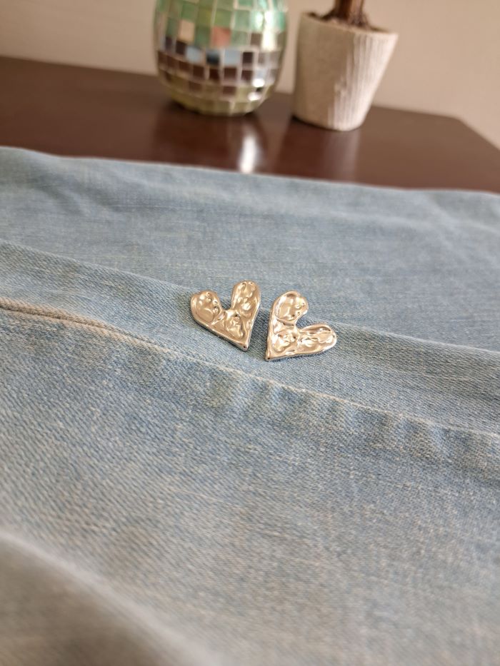 Real love anti-tarnish stud earrings