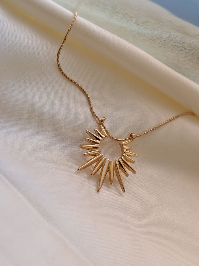 Sunny anti-tarnish sun pendant chain