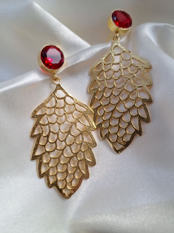 Suzane Golden Danglers - Red