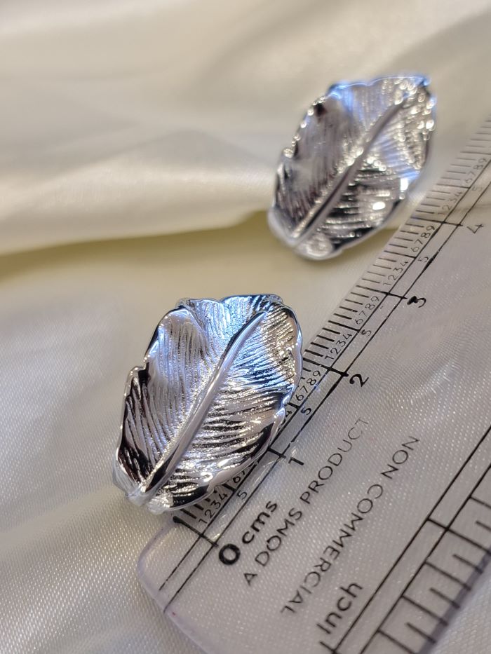 Tanvi anti-tarnish stud earrings
