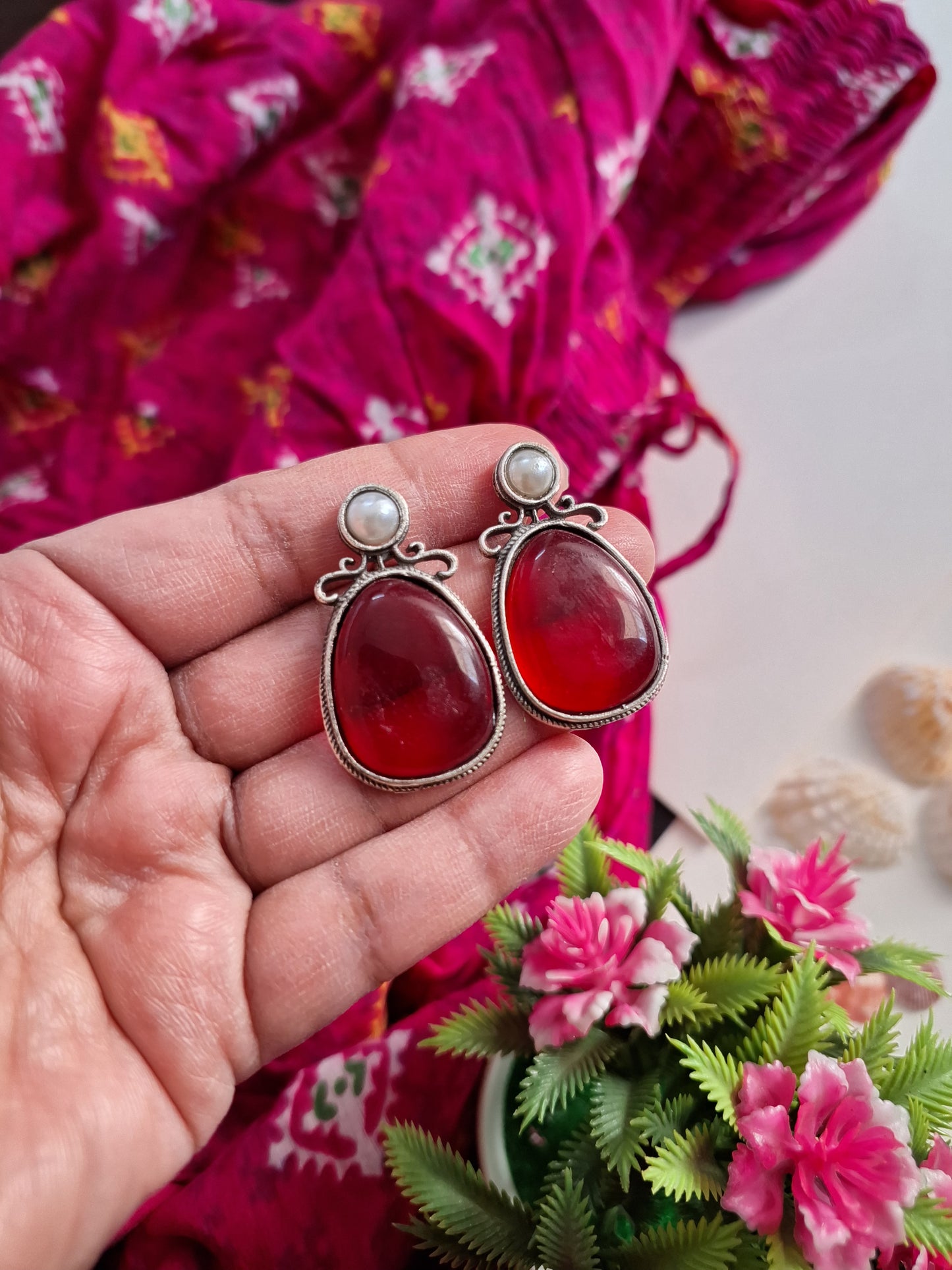 Tracy Red Studs earrings