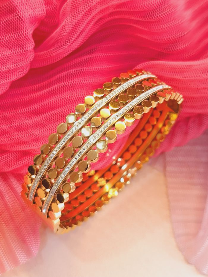 Palmi anti-tarnish bracelets(free size)