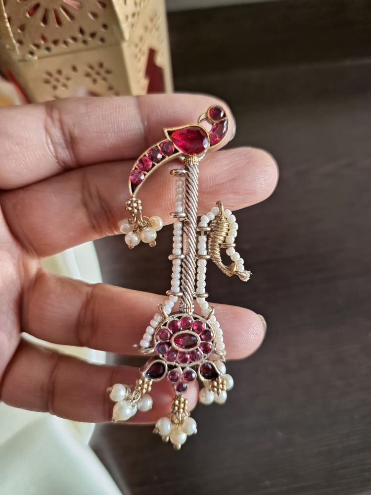 Akshara Veena pattern dual tone brass long studs - Maroon