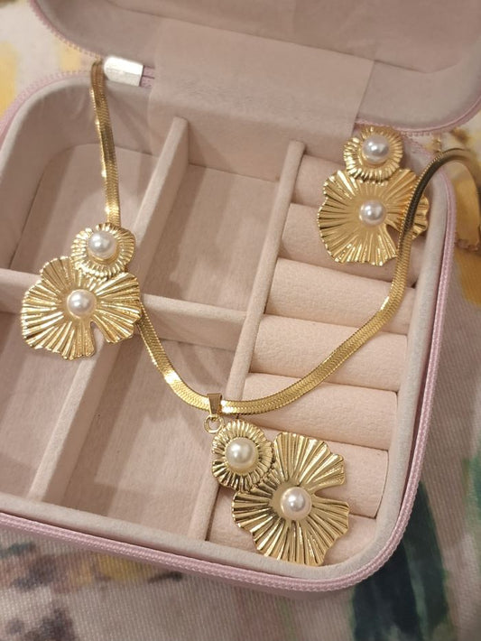 Ashleesha anti-tarnish jewellery set