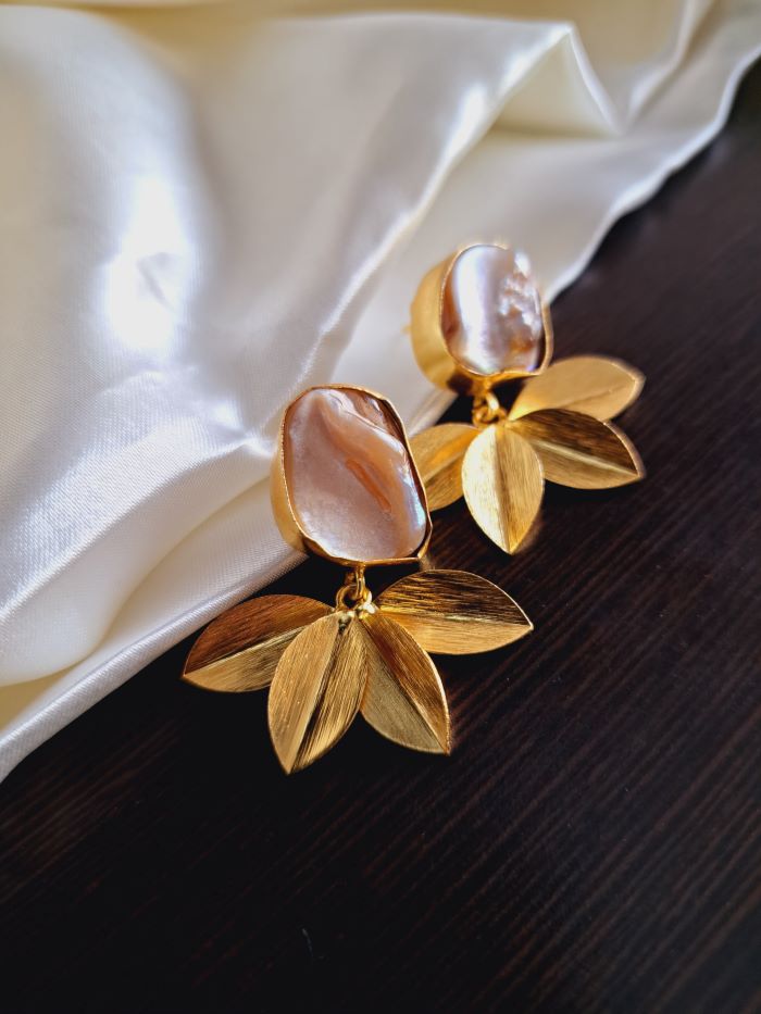 Austin MOP drop earrings