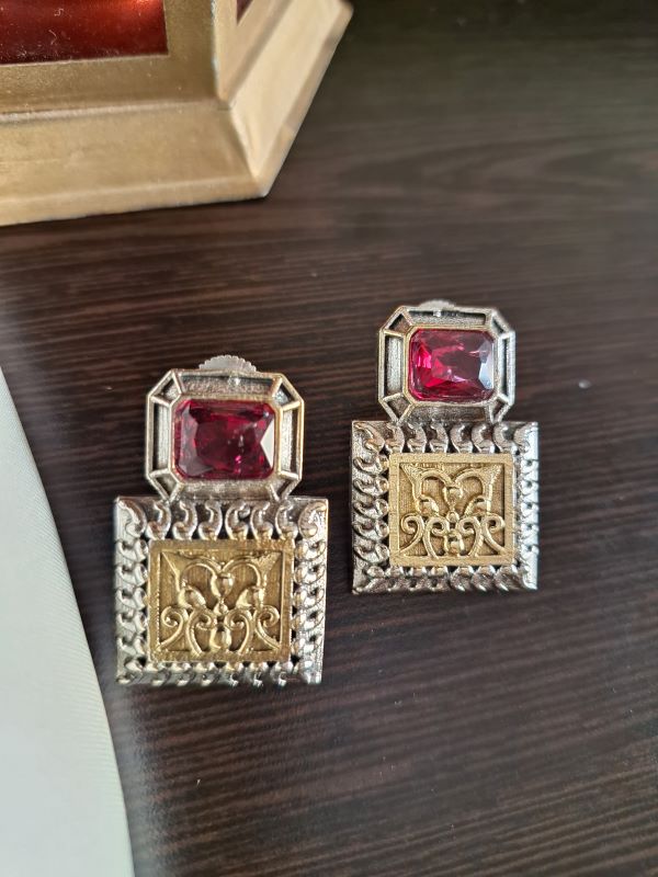 Ibadat Studs Red
