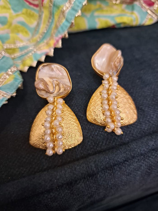 Jennifer pearl studs earrings