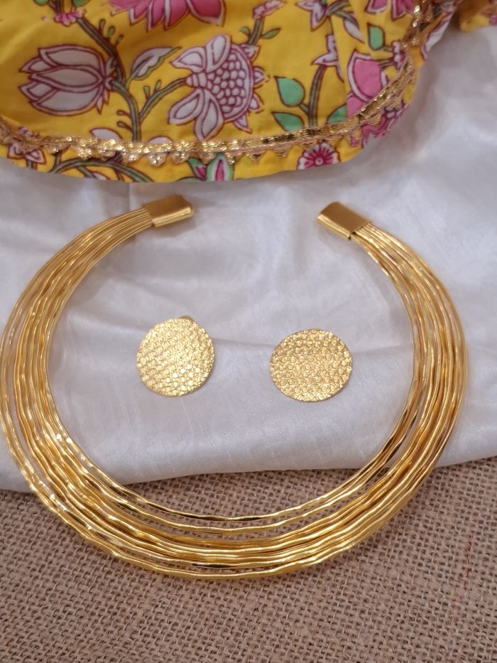 Najma golden hasli necklace set