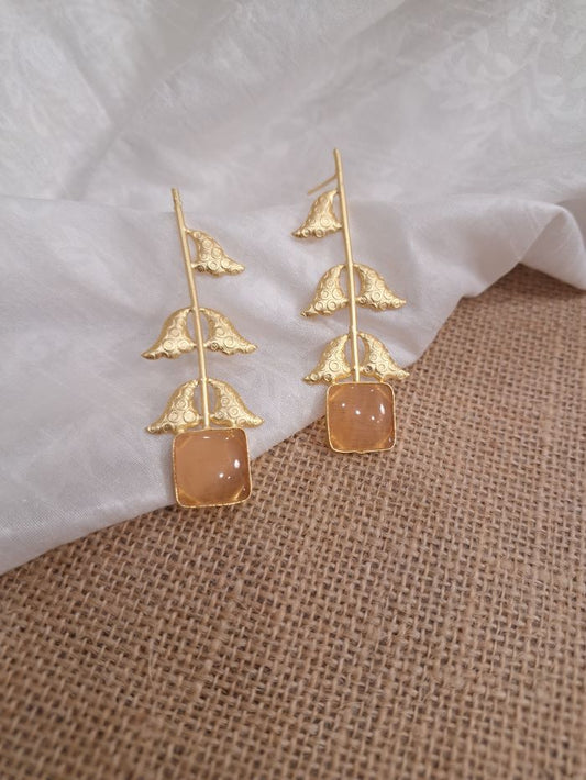 Ritwi peach studs earrings