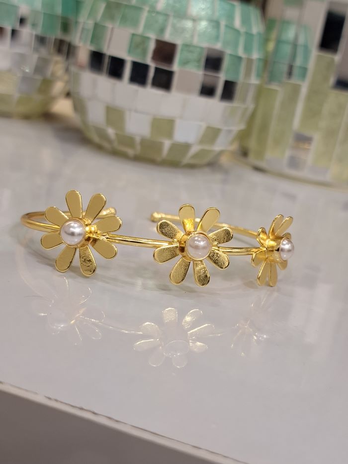 Savana floral brass bracelet-free size