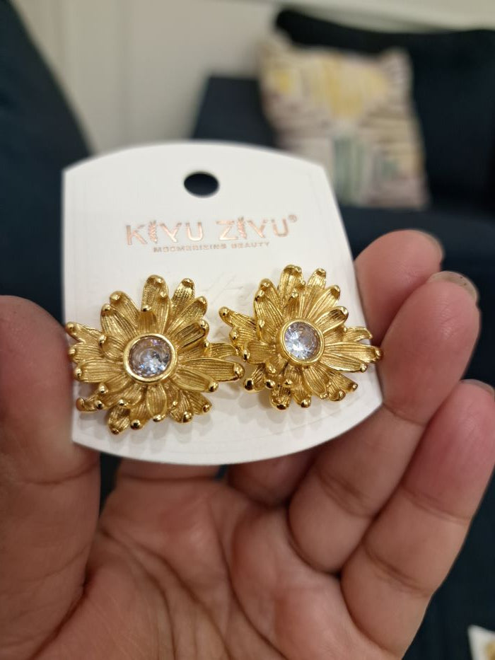 Amelia anti-tarnish white floral studs earrings