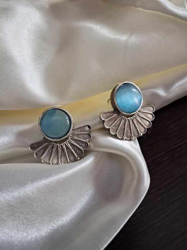 Aster Light Blue studs earrings