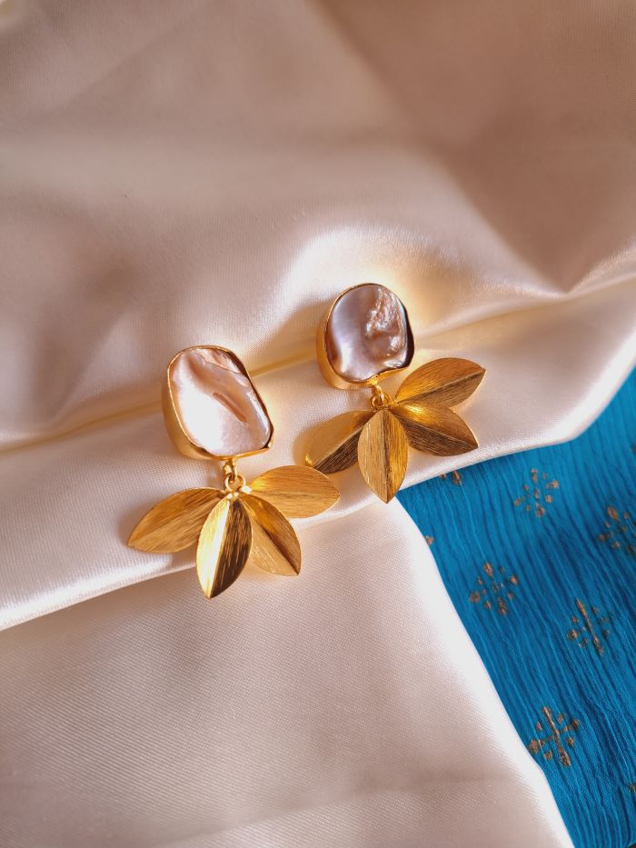 Austin MOP drop earrings