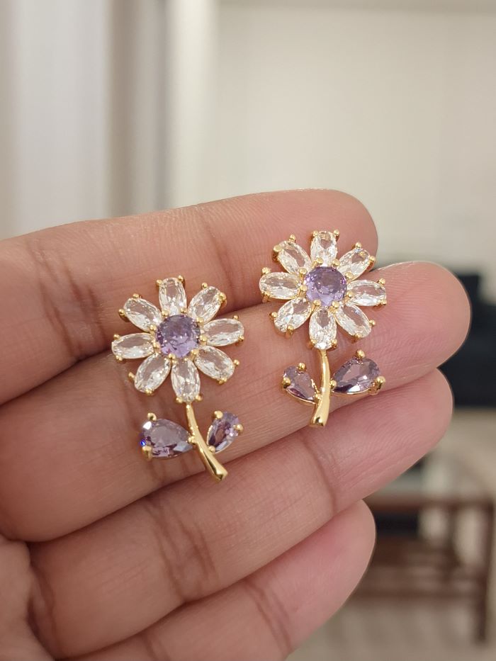 Breezy purple stud earrings