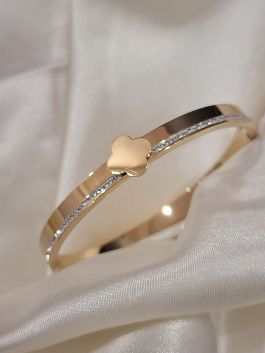 Clovia anti-tarnish bracelet-free size