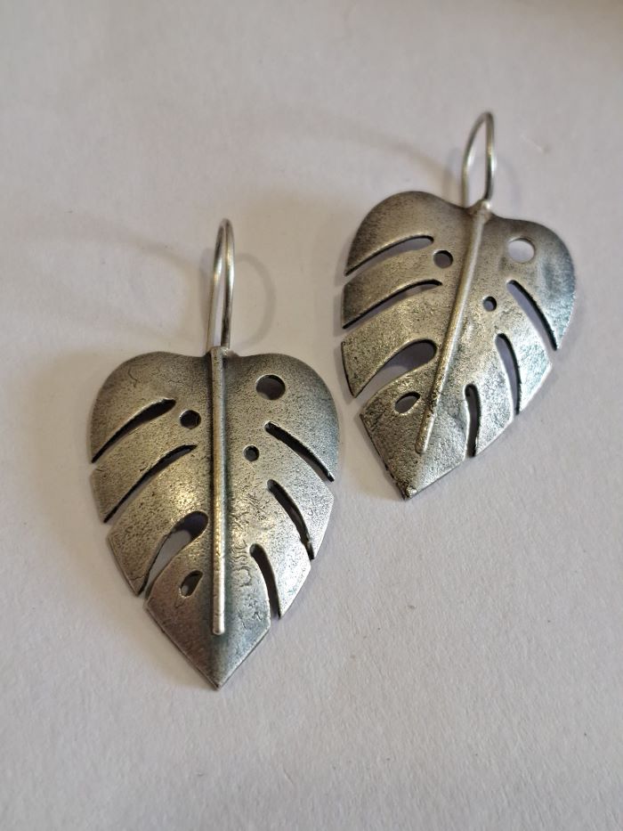 Dharini hook earrings