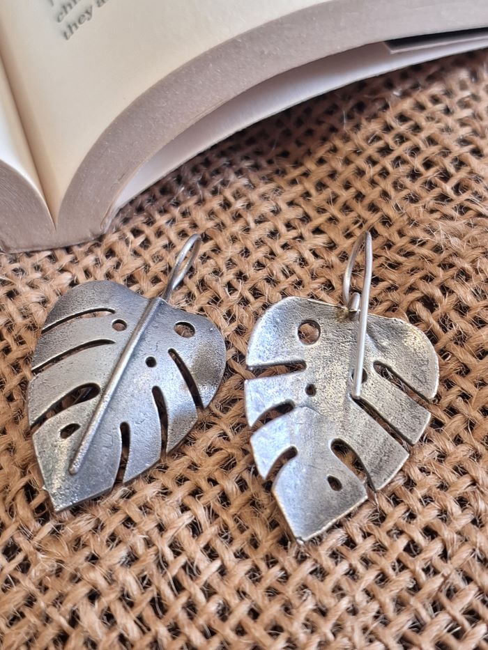 Dharini hook earrings
