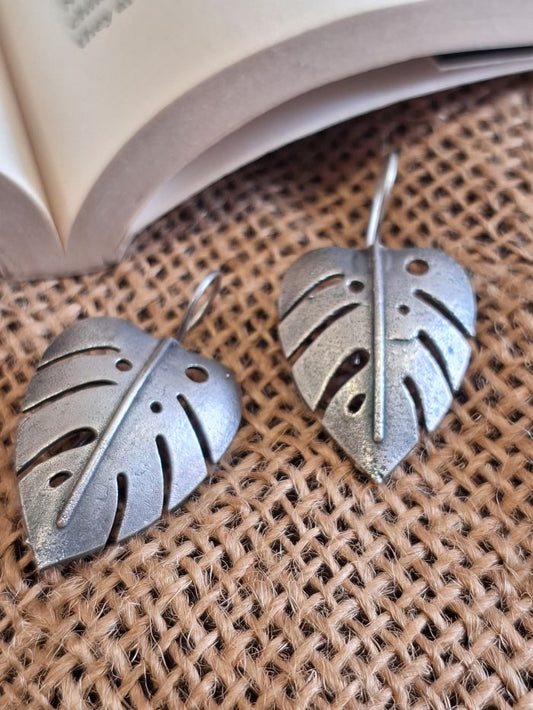 Dharini hook earrings