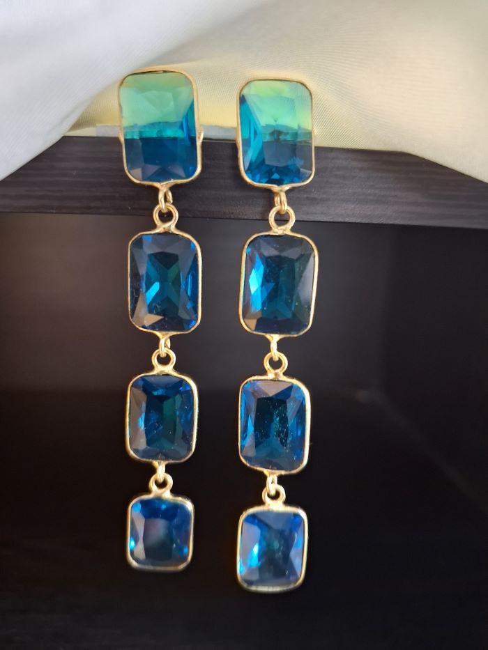 Dia Blue hanging earrings