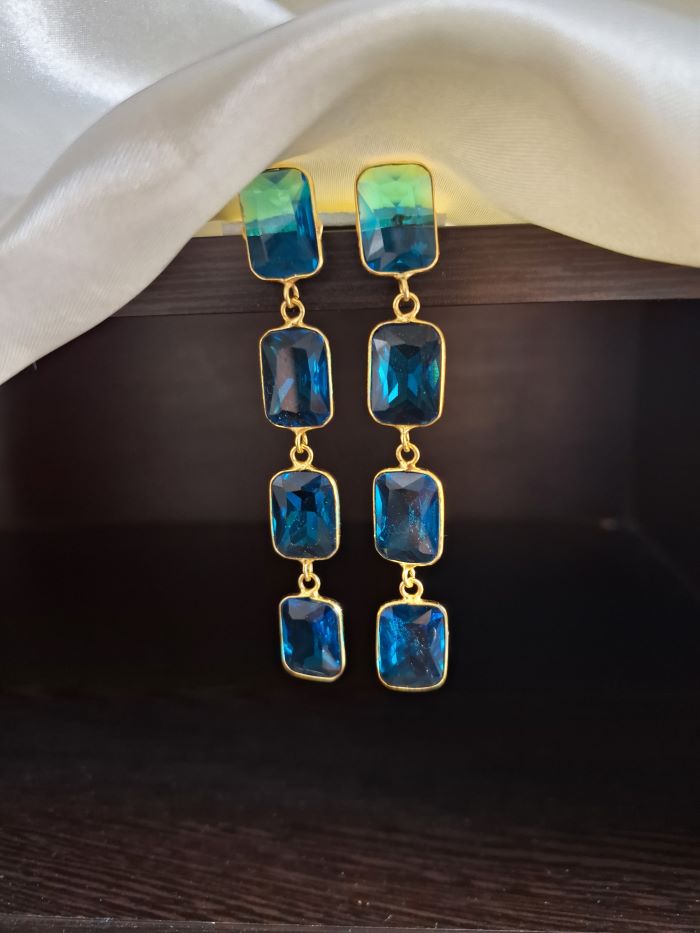 Dia Blue hanging earrings