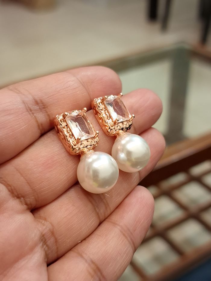 Diana studs earrings