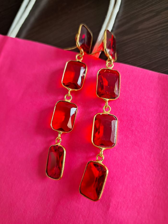 Dia red hanging earrings