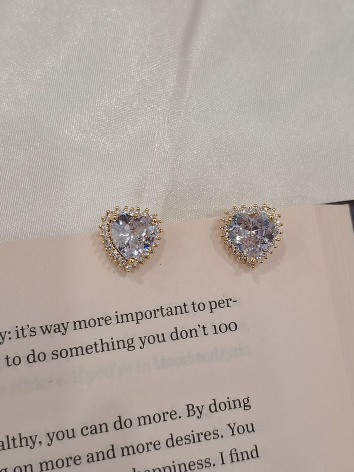 Faye anti-tarnish stud earrings