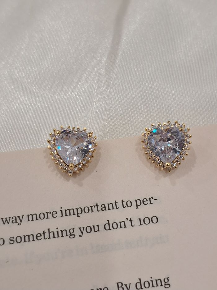 Faye anti-tarnish stud earrings