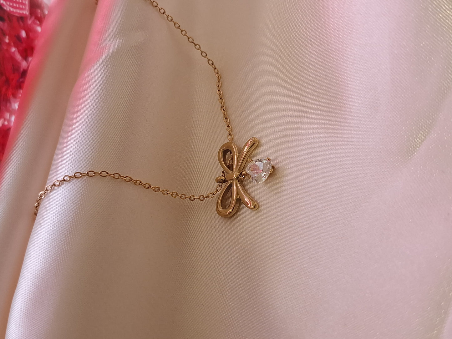 Frida anti-tarnish heart and bow chain