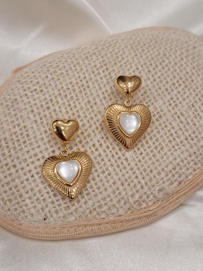 Frida anti-tarnish heart drop earrings