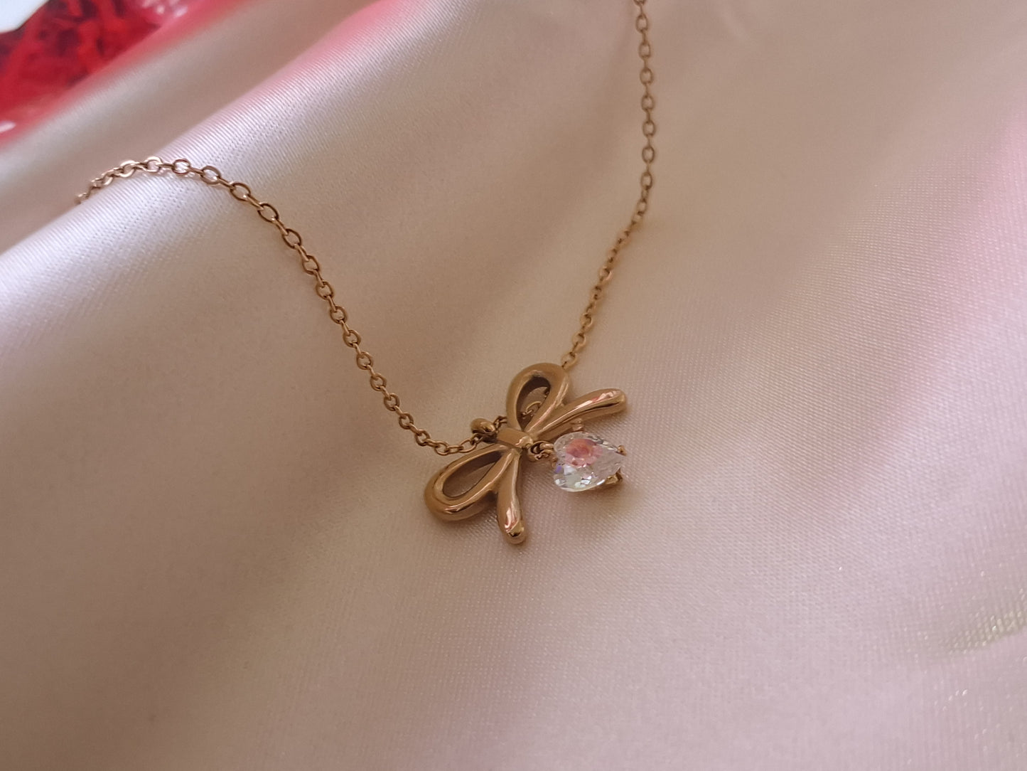 Frida anti-tarnish heart and bow chain