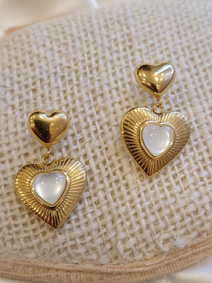 Frida anti-tarnish heart drop earrings