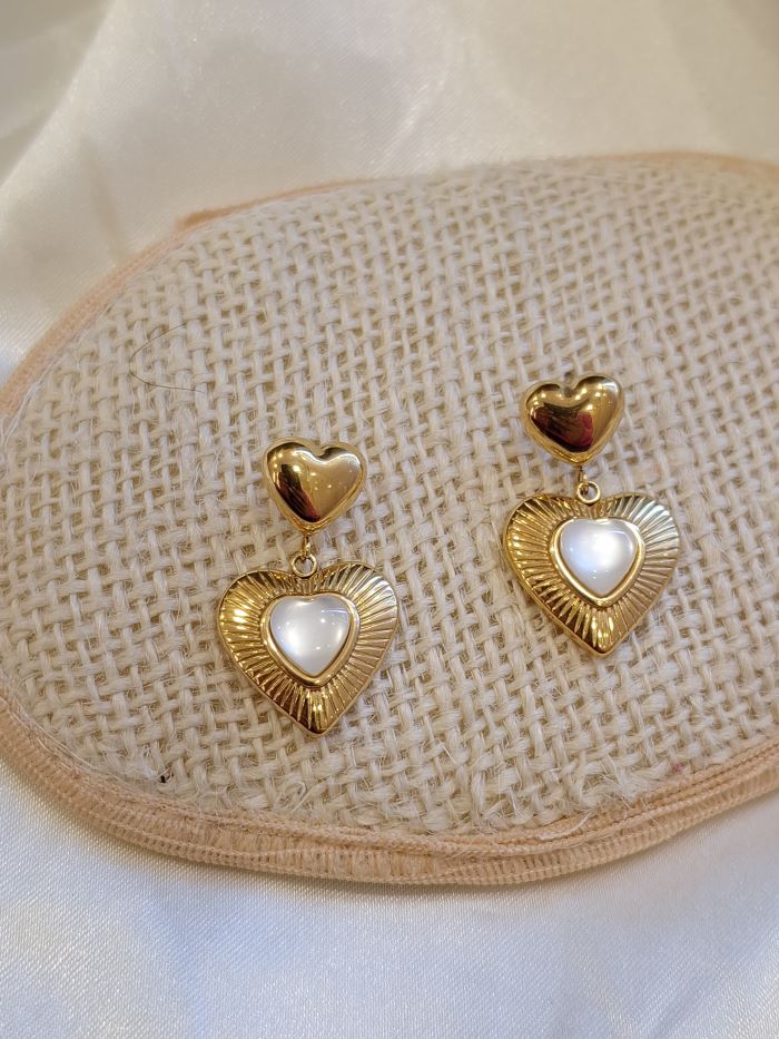 Frida anti-tarnish heart drop earrings