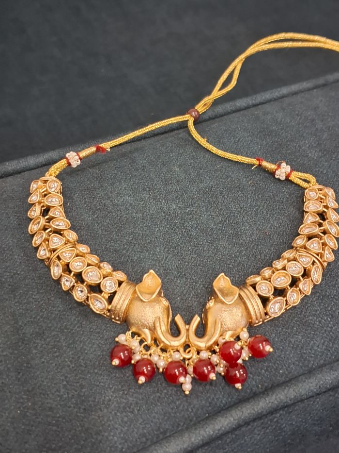 Guni red choker necklace set