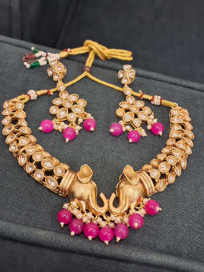 Guni pink choker necklace set