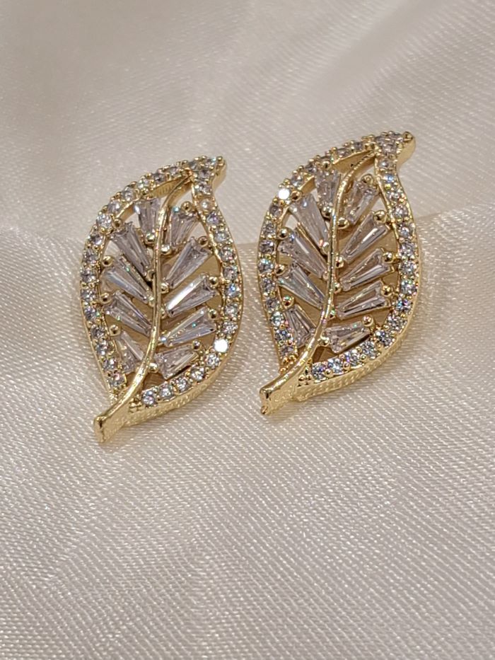 Hazel anti-tarnish stud earrings